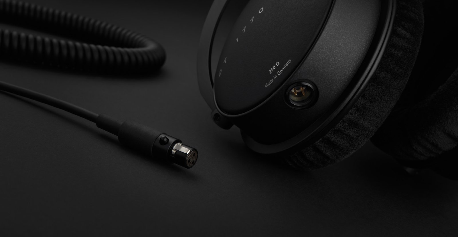 Beyerdynamic DT 1770 PRO on DJ LAB website Lebanon UAE